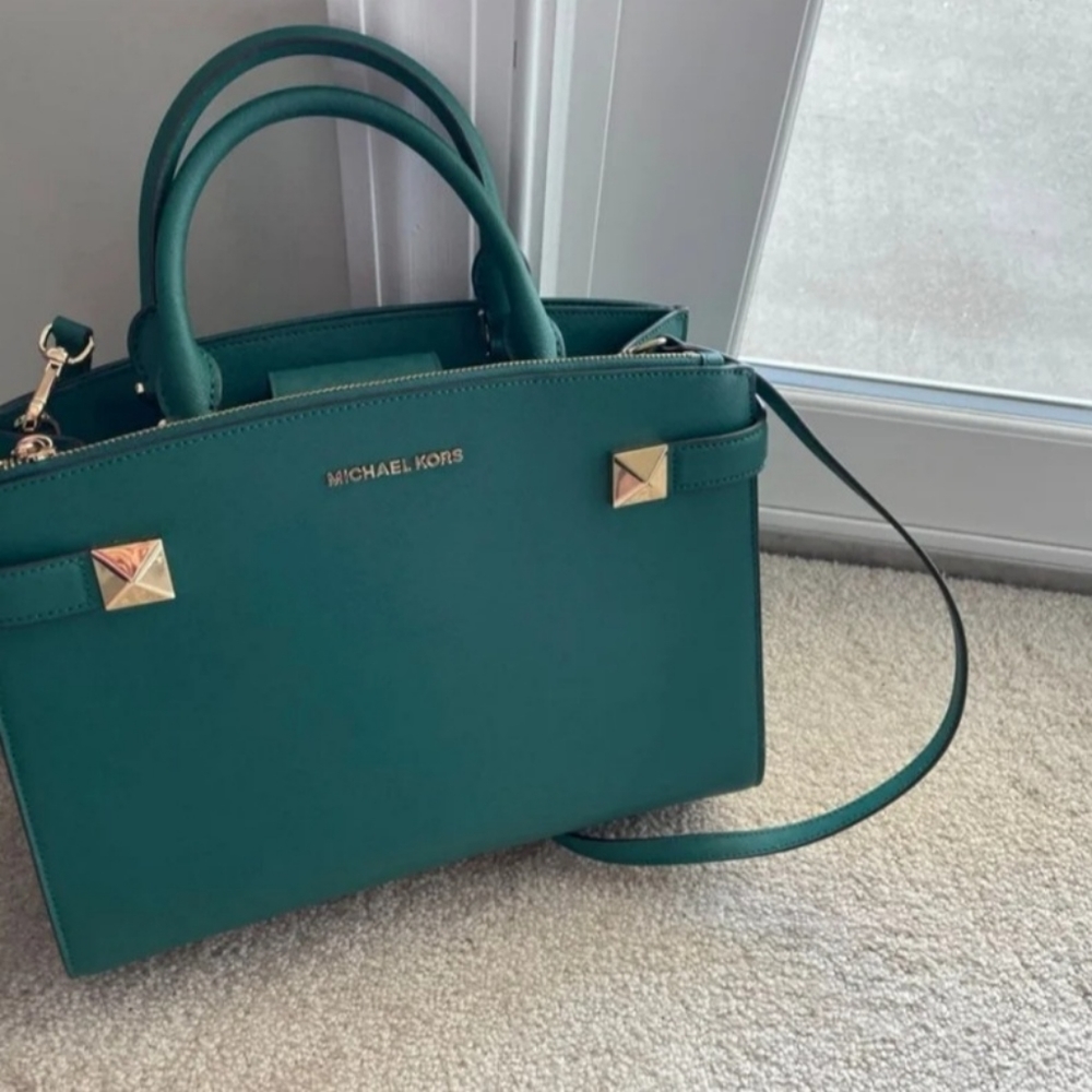 Micheal Kors Karla Satchel